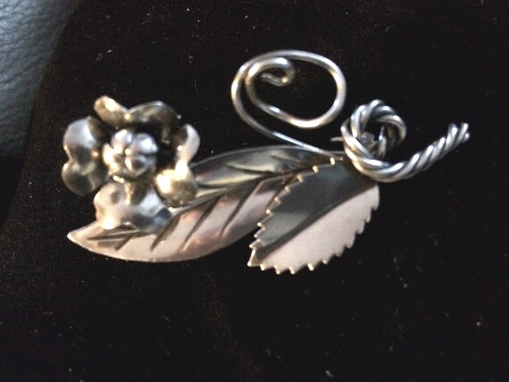 Vintage Sterling Hand Made Flower Pin Brooch - image 3