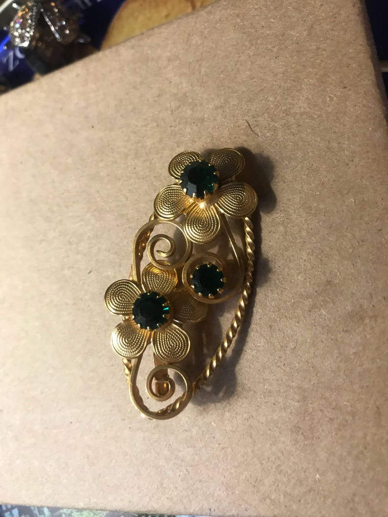 Vintage Gold Tone and Emerald Green Rhinestone Brooch Pin