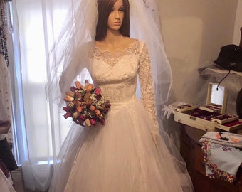 Stunning Vintage Sixties Princess Style Wedding Dress With Veil