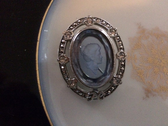 Avon Collectable Presidents Collection Cameo Pin … - image 3