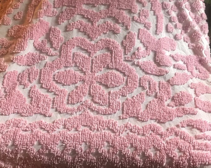 Large Vintage Pink Chenille Bedspread Pink Floral Basket Etsy