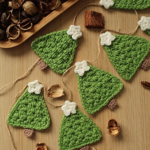 Crochet Christmas Tree Garland Pattern – Holiday Decoration (PDF Pattern) US terms