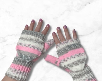 Convertible gloves, soft pink grey and white in Nordic style