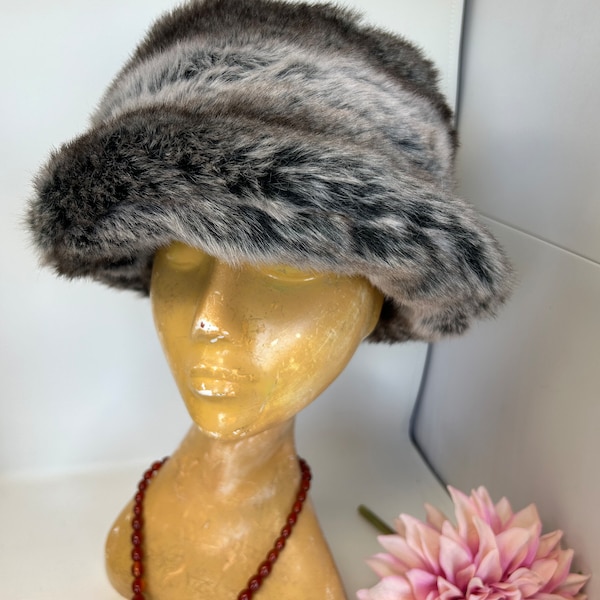 Fur Hat. Vintage Cream and brown fur hat. Ladies faux fur.