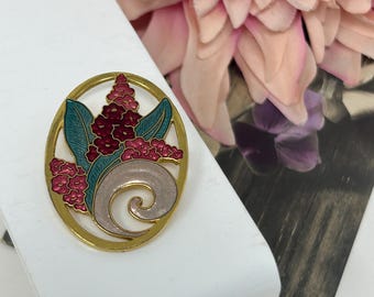Spilla A Forma Di Rosa Rossa Con Smalto Inglese - Metallo, 2.8x3.3 Cm, Prodotto Ufficiale Panda Loco