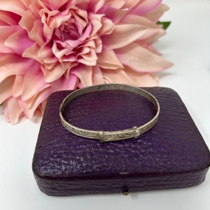 Silver Babies or Child’s Bangle. Expandable Babies Bangle.