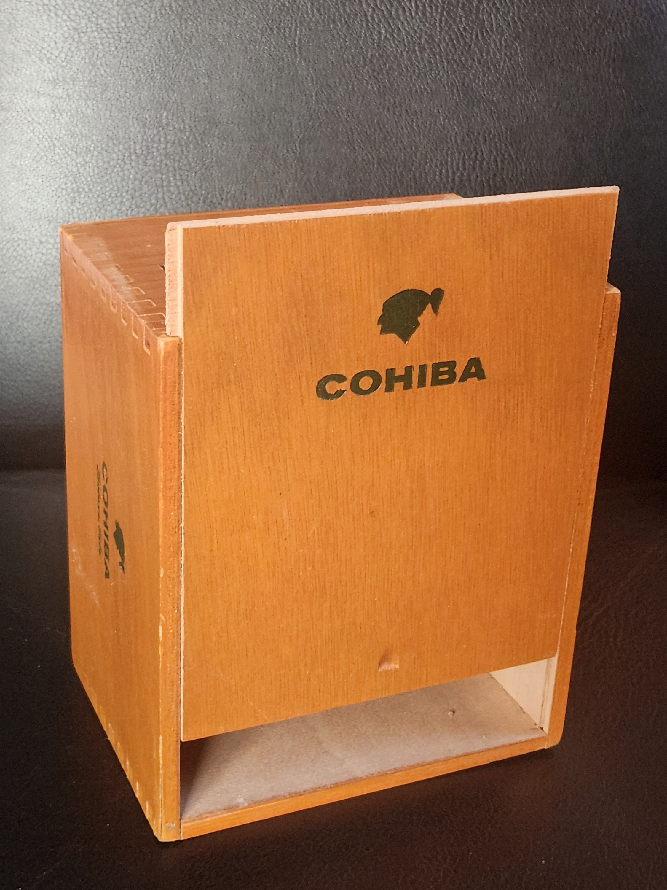 Vintage 25 Siglo VI Cohiba Cigar Box. 6.5