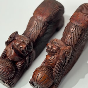 Chinese Lions 倒挂狮子 Antique Chinese Wood Carved Lion Statues Home Decor Ornament 1920s Antique One of a kind Collectible Oriental Antique