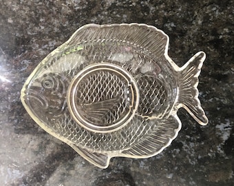 4 Clear Glass Fish Shaped Sushi Plates/Appetizer Plates, with area to add condiment dish. 8" x 6 1/2" x 1"