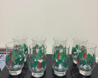 8 vintage Libby Holly Berry and Ribbon Christmas glasses, 5 1/4 “ tall holds 1 3/4cups