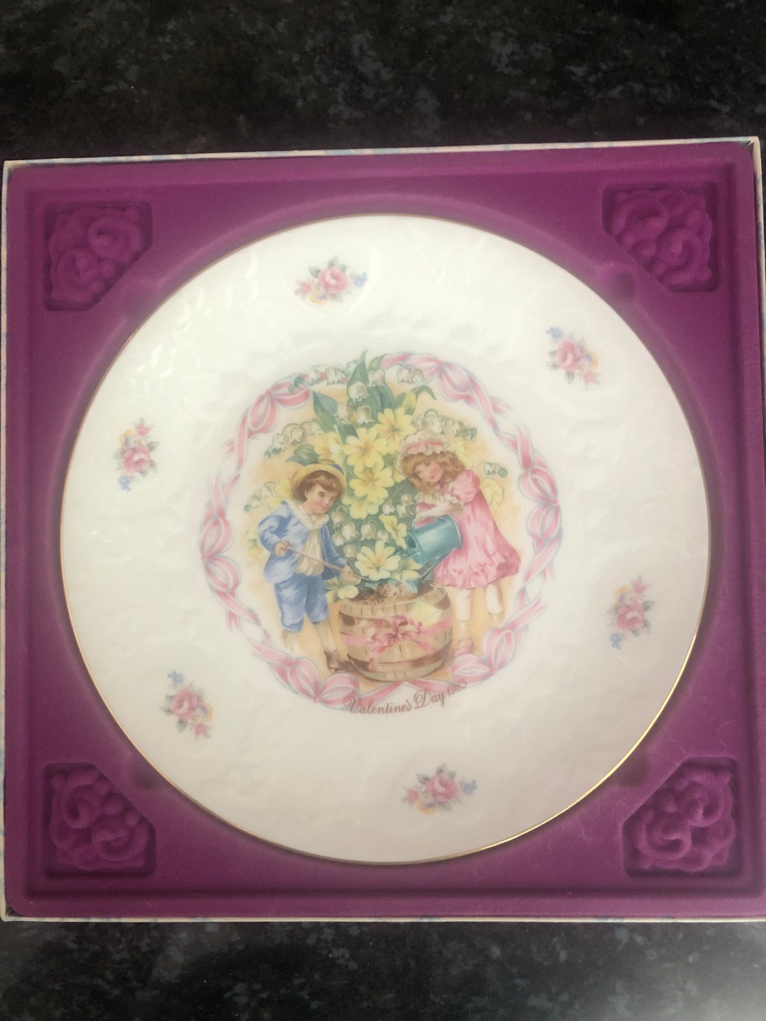 Set of 7 Royal Doulton Valentine Plates, 1976, 1979, 1980, 1981, 1982