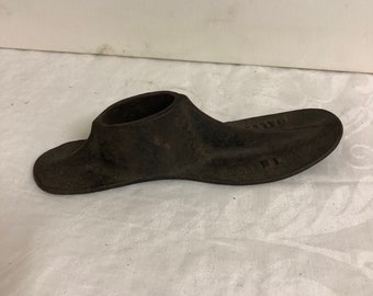 Cast Iron Shoe Cobbler Cast: Vintage Door Stop, 8 3/4"