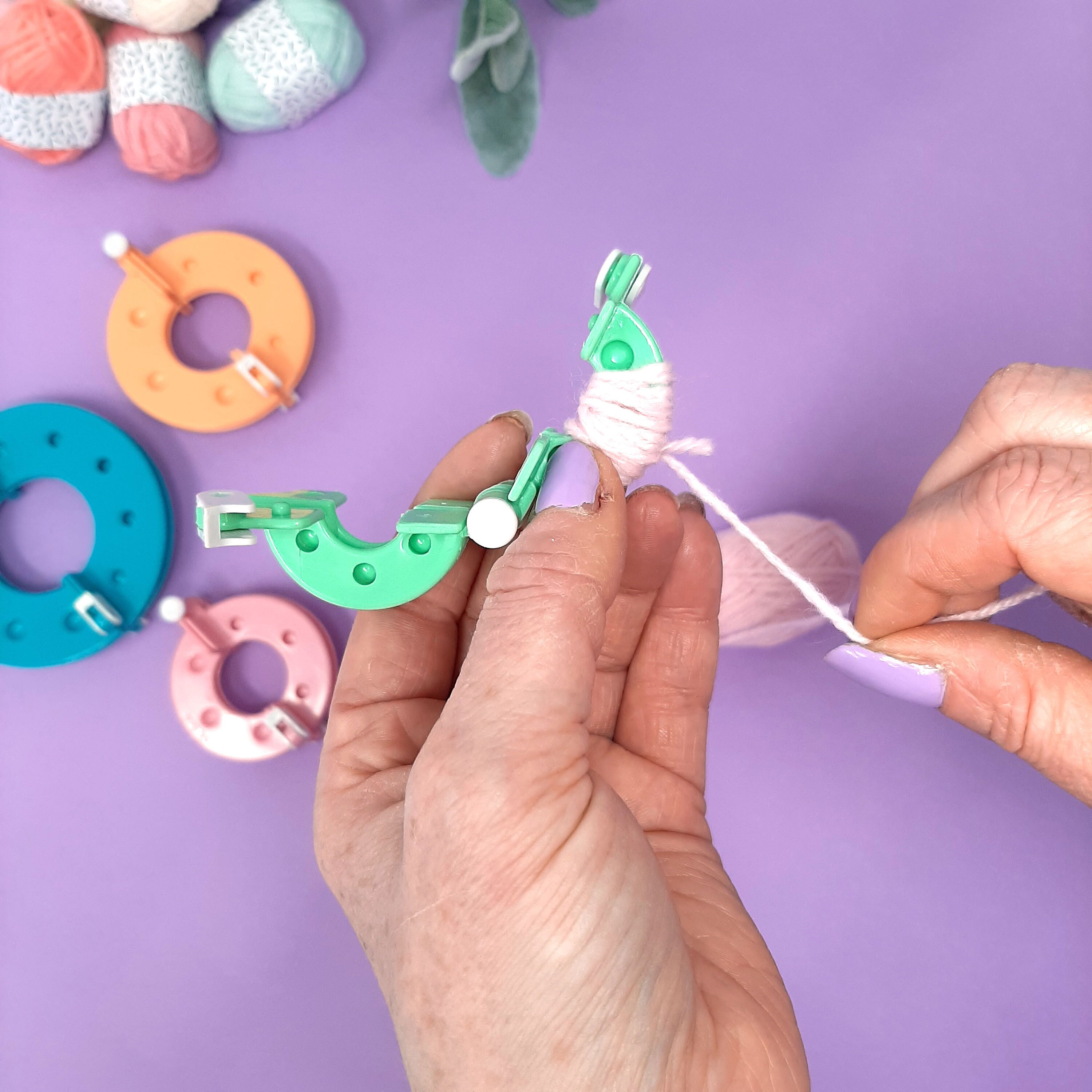 Pom pom maker kit, Pom pom maker in 4 sizes, Easy Pom pom making kit