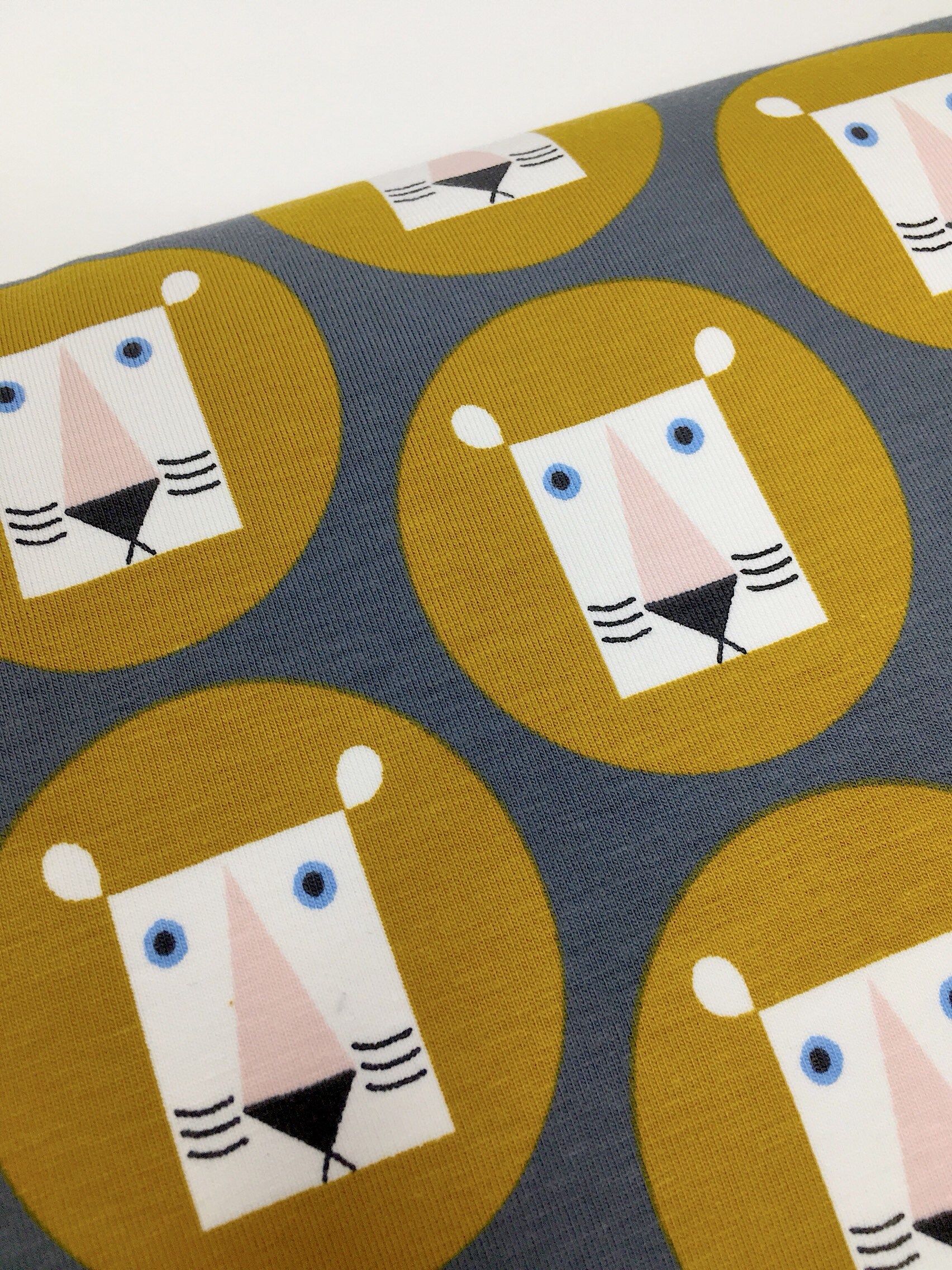 Organic printed cotton fabric Organic printed jersey knit fabric Lion kids jersey fabric by