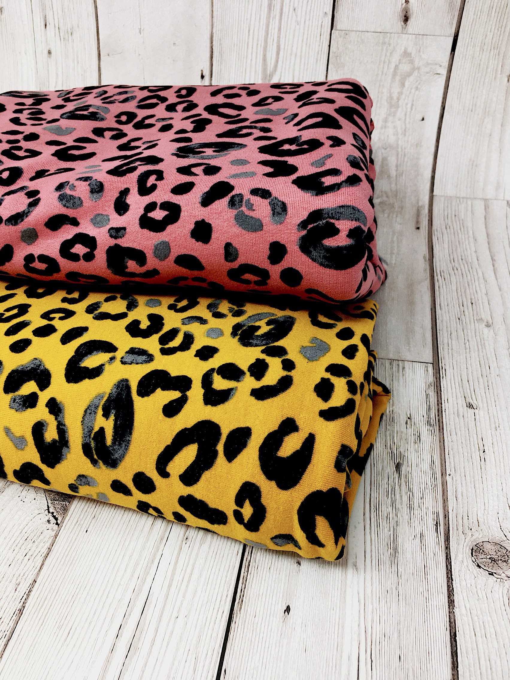 Sweatshirt Jersey fabric Pink leopard print sweatshirt fabric Animal