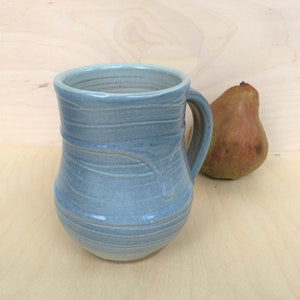 Tasse en poterie faite à la main, tasse à café en céramique blanche et bleue et porcelaine, tasse à café et à thé, cadeau de pendaison de crémaillère, tasse confortable image 6