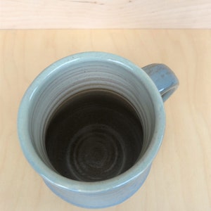 Handmade pottery mug, white and blue ceramic and porcelain coffee cup, coffee and tea mug, housewarming gift, cozy mug imagem 7
