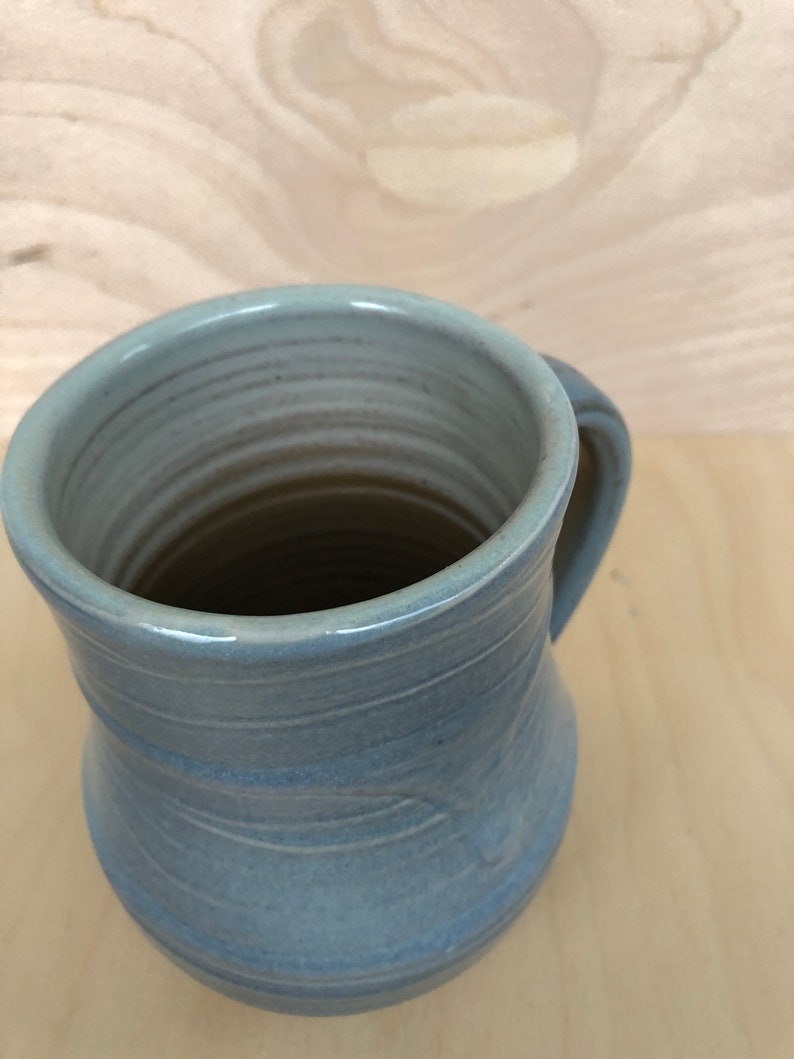 Tasse en poterie faite à la main, tasse à café en céramique blanche et bleue et porcelaine, tasse à café et à thé, cadeau de pendaison de crémaillère, tasse confortable image 5