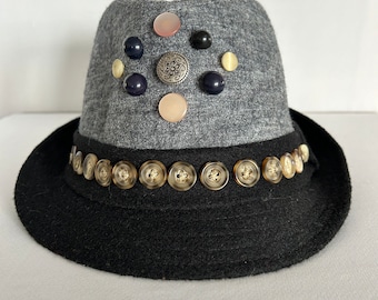 My Mother’s Buttons Collection:  Two-Toned Black/Gray 80/20 Wool/Poly Fedora, Size 7-1/8.