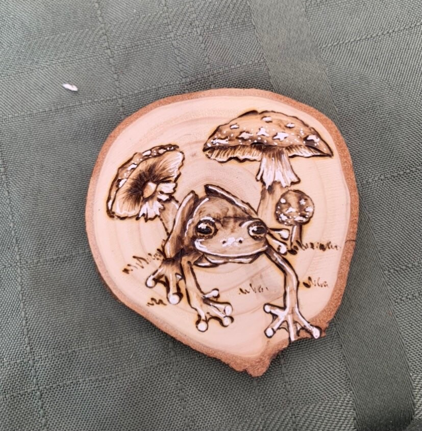 Cottagecore detailed Frog/mushroom ornaments/magnets/wall | Etsy