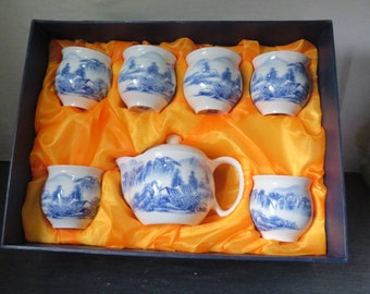 Vintage Chinese Tea Set.