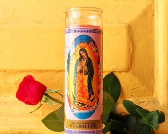 Ritualgebet 7 Tage Kerze, Schrein, Altar Jungfrau Maria Glassäule Jungfrau de Guadalupe Alternative mexikanische Hochzeit Tag der Toten Halloween