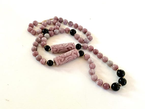 Vintage Lavender Jade Bead Necklace Carved Lavender Jade