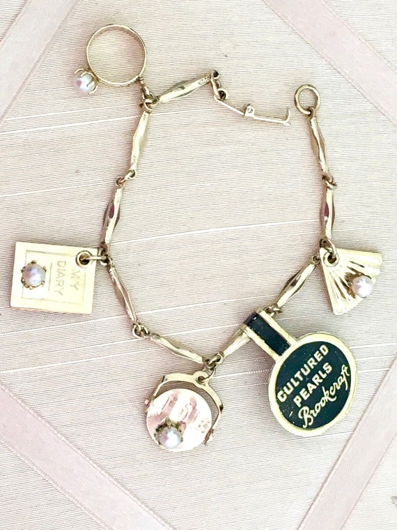 Vintage 60s Gold Link Charm Bracelet Accented wit… - image 1