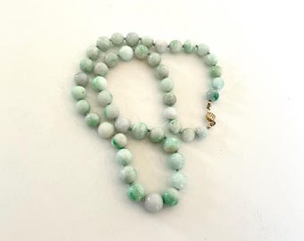 Vintage 14k Gold Green Jade Bead Necklace