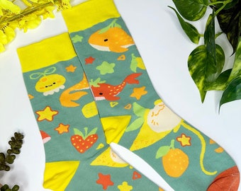Fruit sea Animals Crew Socks | Novelty socks with aquarium of whales, stingray, and crab, jellyfish | birthday gift idea
