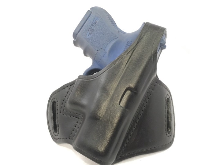 Glock 26 / 27 / 33 / 39 with retention strap - Handcrafted Leather Pistol Holster