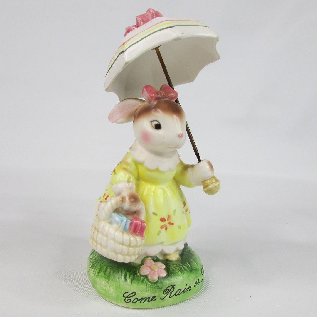 Vintage Avon Figurine come Rain or Shine Ceramic Rabbit With Umbrella//bunny Bearing Gifts