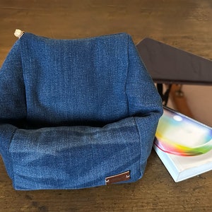 CUBIMO-L: Cushion for tablets up to approx. 10 inches, sustainable tablet cushion, environmentally friendly tablet cushion, reading cushion