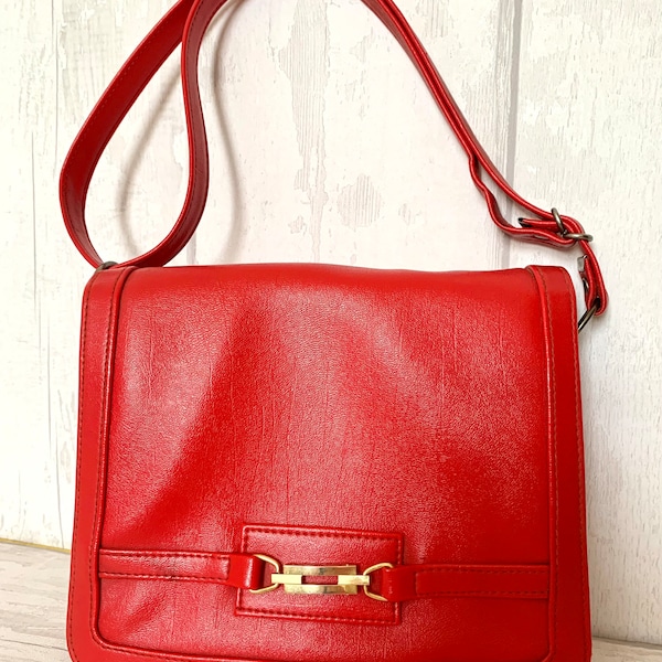 Vintage 1970s Red Adjustable Strap Handbag Mod Girl Modette