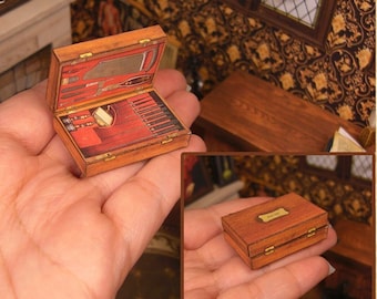 Estuche de kit médico quirúrgico victoriano en miniatura, Instrumentos quirúrgicos, Casa de muñecas en escala 1:12. DESCARGA imprimible, curiosidades y rarezas