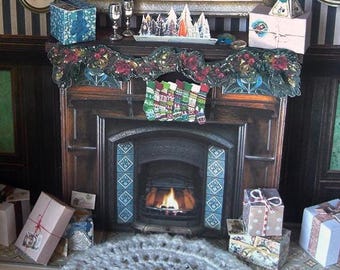 Miniature Victorian Fireplace with Christmas Decoration, Printable DIGITAL DOWNLOAD 1:12scale, video tutorial Papercraft DIY.