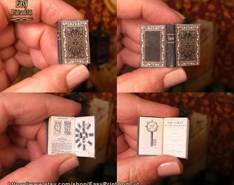 Livre de tarot, sur les cartes et les lectures, livre victorien ancien, bibliothèque de maison de poupée, miniatures réalistes à l'échelle 1:12 (numérique)