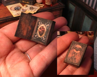miniature VAMPIRE HEART BOX  -  Reliquary box - Victorian Steampunk Goth -  Printable  Digital download - Scale 1:12 - tutorial