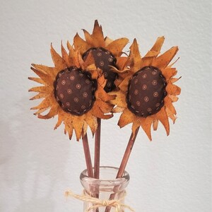 primitive sunflower pokes, Fall flowers, prim sunflower pokes, OFG, FAPM, Fall sunflowers, Fall crock pokes, flower pokes,