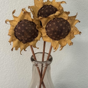 primitive sunflower pokes, Fall flowers, prim sunflower pokes, OFG, FAPM, Fall sunflowers, Fall crock pokes, flower pokes,