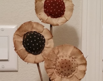 primitive Americana patriotic flower pokes, OFG, FAPM, plant pokes, country home decor, July 4th decor, summer decor, red white blue pokes