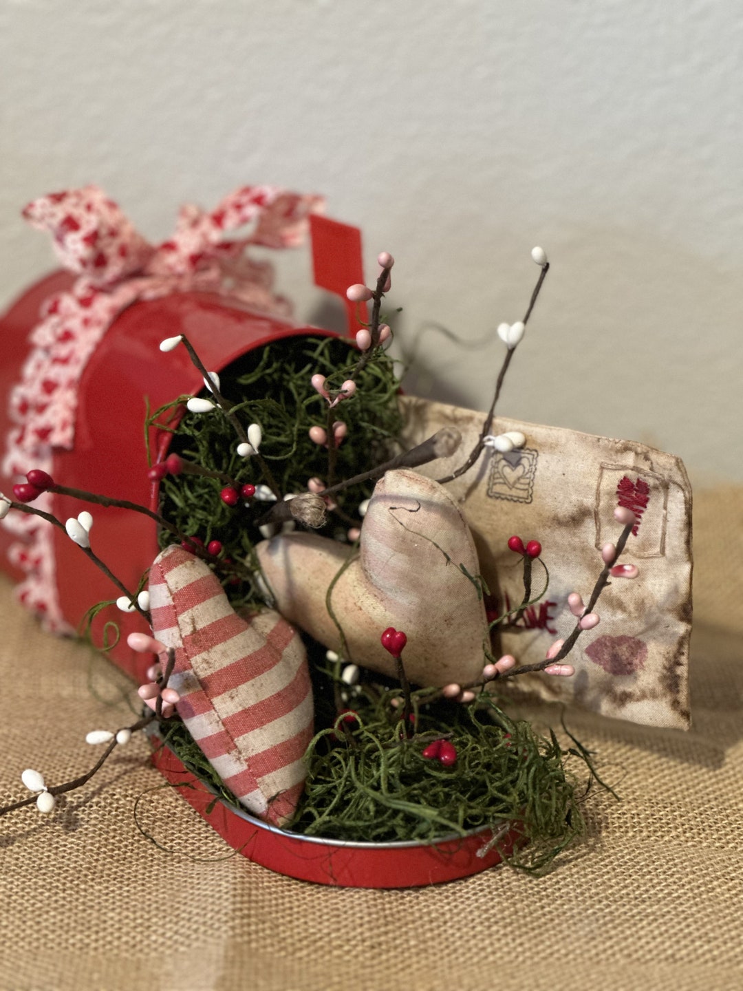 Valentine Mailbox Decor, FAPM, OFG, Valentine's Day, Red and Pink