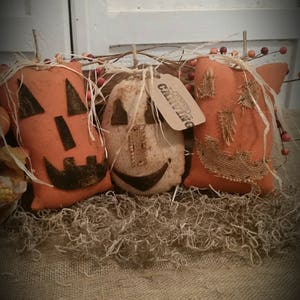 primitive jack o lantern pumpkin tucks, pumpkin bowl fillers, Fall decor, Halloween decor, pumpkin shelf sitters, OFG, FAPM, ornaments