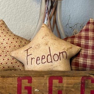 primitive Americana "Freedom" stars, Independence Day pillow tucks, July 4th patriotic bowl fillers ,FAPM, prim bowl fillers, stars