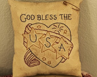 Americana pillows, primitive July 4 pillows, prim USA pillows, shelf sitter pillows, couch pillows, FAPM, Liberty pillows, God Bless pillow