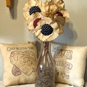 primitive Americana patriotic flower pokes, OFG, FAPM, plant pokes, country home decor, July 4th decor, summer decor, red white blue pokes