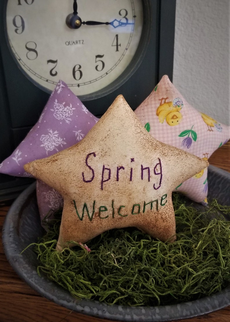 primitive spring star bowl fillers, prim spring stars, Spring decor, FAPM, OFG, pastel chicks stars, spring welcome stars, image 1