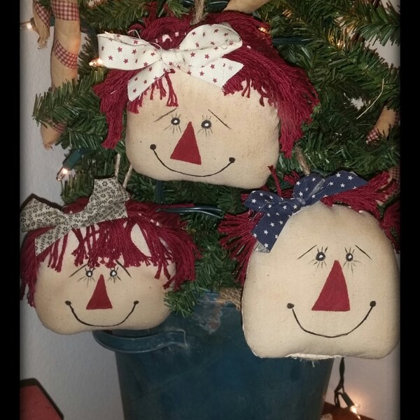 primitive raggedy Ann tree ornaments, raggedy Ann ornies, primitive doll bowl fillers, OFG , FAAP, patriotic raggedy ornies,