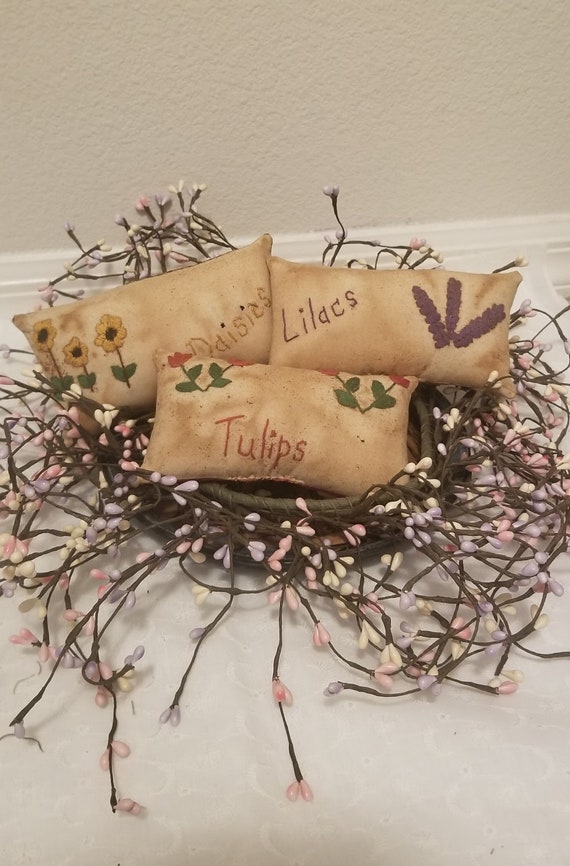 primitive spring pillow flower tucks, hand-stitched prim decor, bowl fillers, shelf sitters, OFG, FAPM, Mother's Day gift, farmhouse