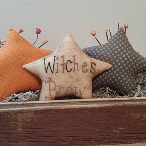 primitive witches brew star ornies, Halloween star tucks, prim Halloween bowl fillers, OFG, FAPM, fall decor, country Halloween decor,